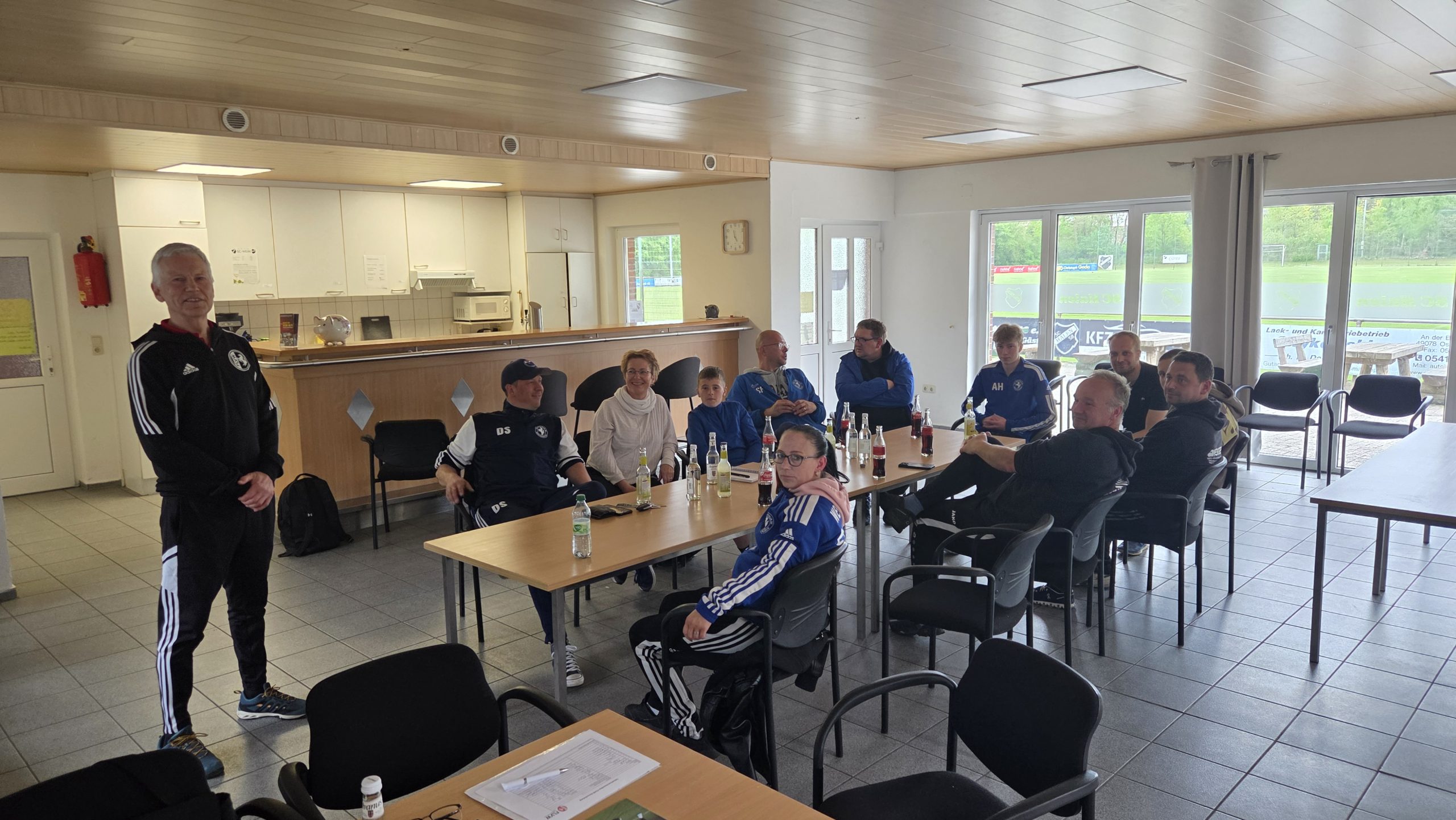 TRAINERSCHULUNG FÜR DEN JUGENDFUBALL
